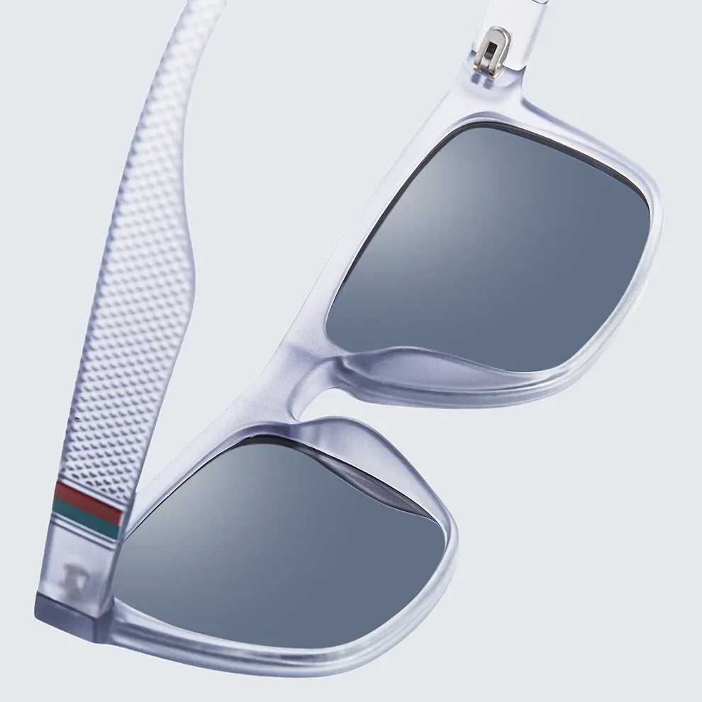 Lunettes de soleil vintage, ambiance urbaine