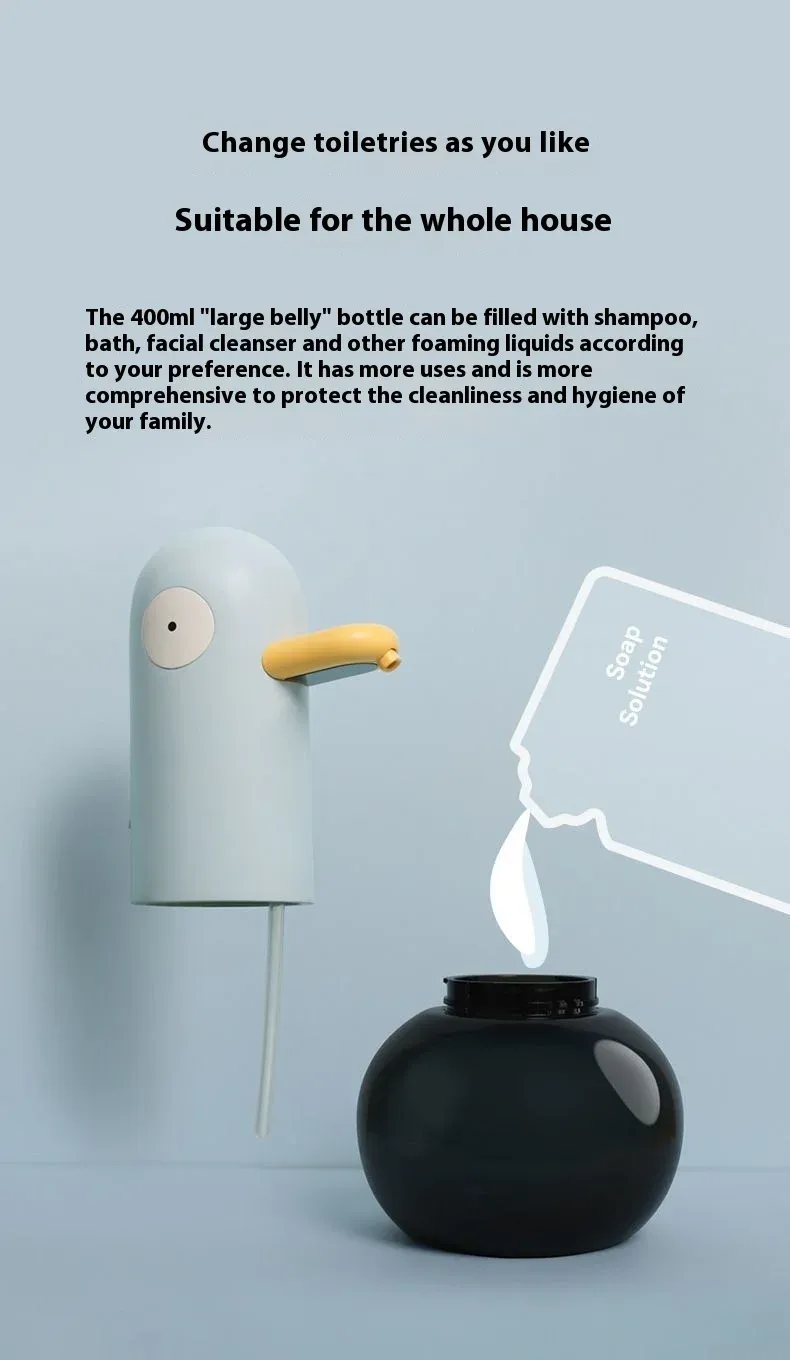 Distributeur de savon canard dans un environnement familial