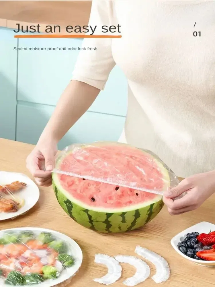 Couvercle alimentaire réutilisable élastique posé sur un bol en cuisine
