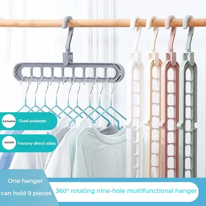 Cintre pliable à 9 trous, finition soignée