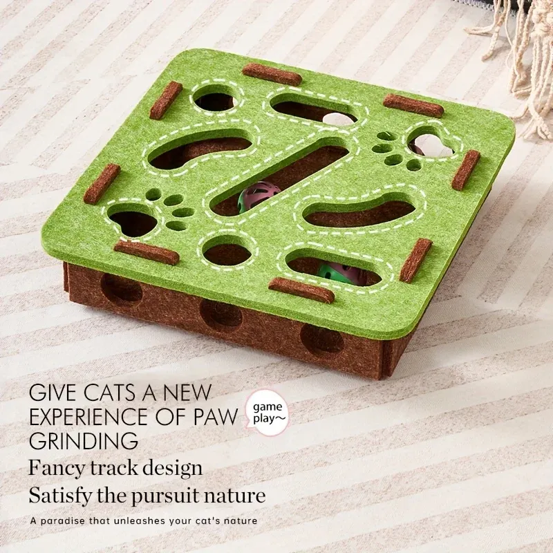 Chat jouant avec le puzzle interactif