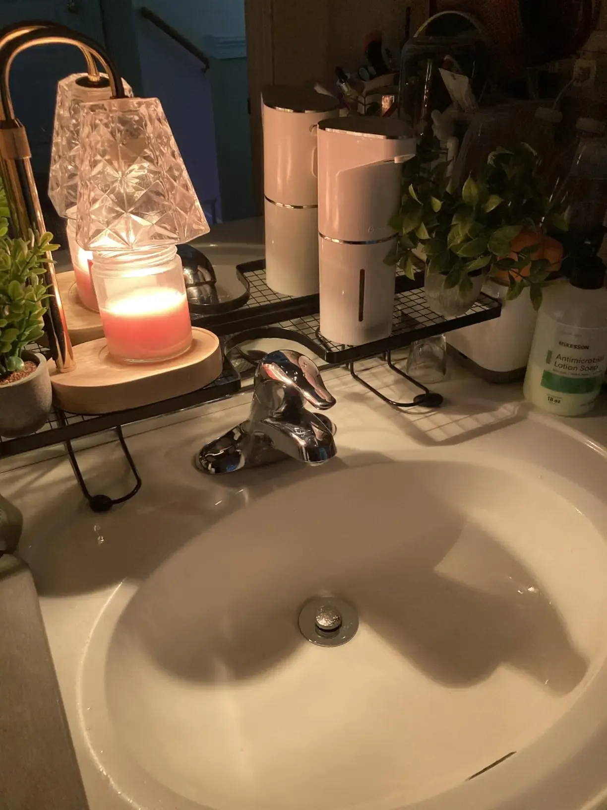 Étagère autoportante pour plan de toilette