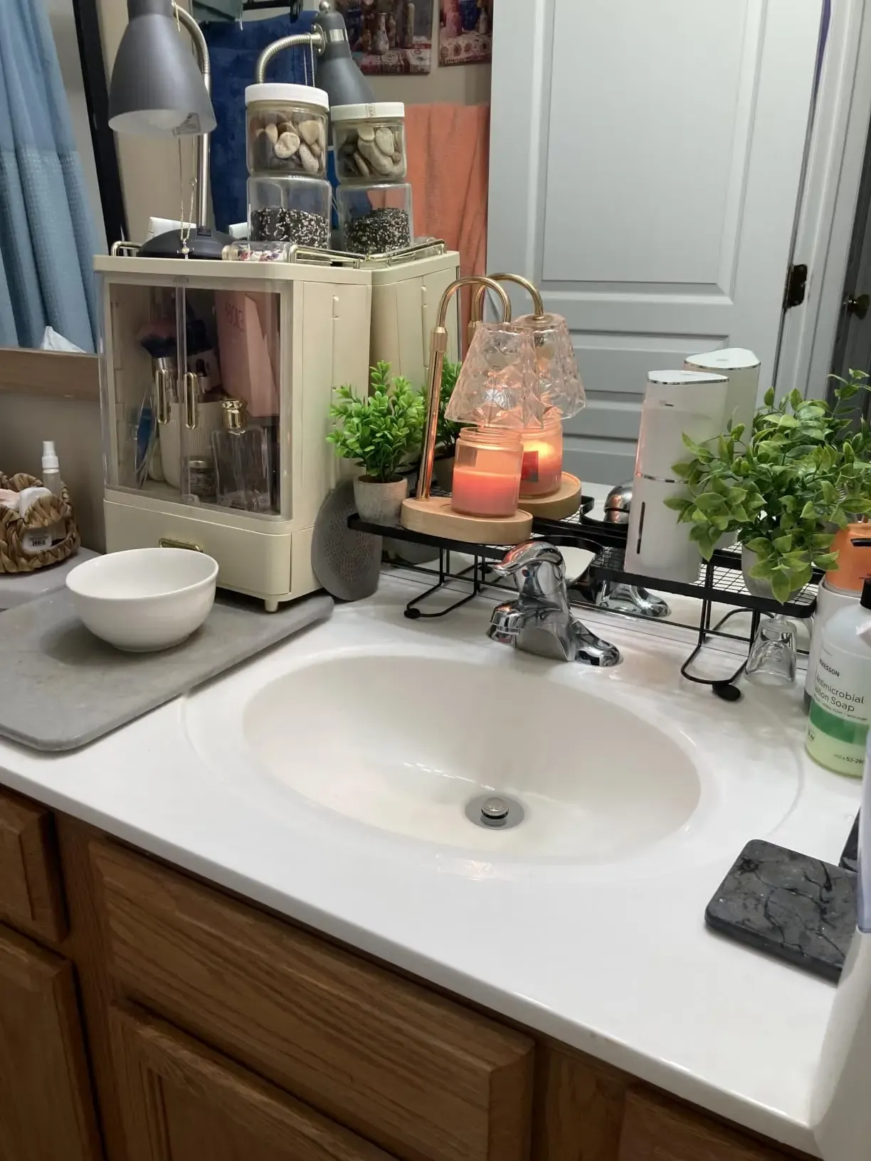 Rangement pratique pour essentiels de toilette