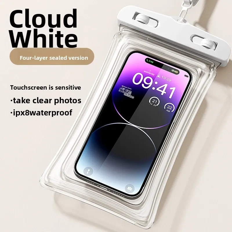 Gros plan sur la pochette étanche avec écran tactile