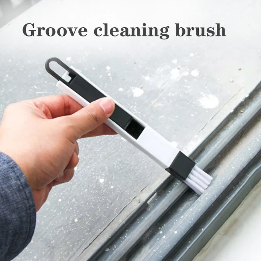 Détail de la brosse de nettoyage pour rainures et recoins