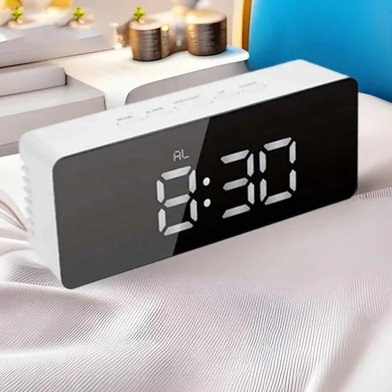 Réveil numérique LED miroir, mise en valeur