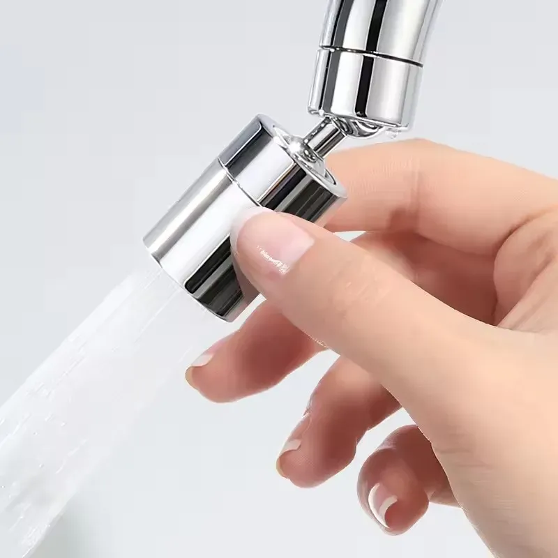 Embout de robinet vu sous différents angles
