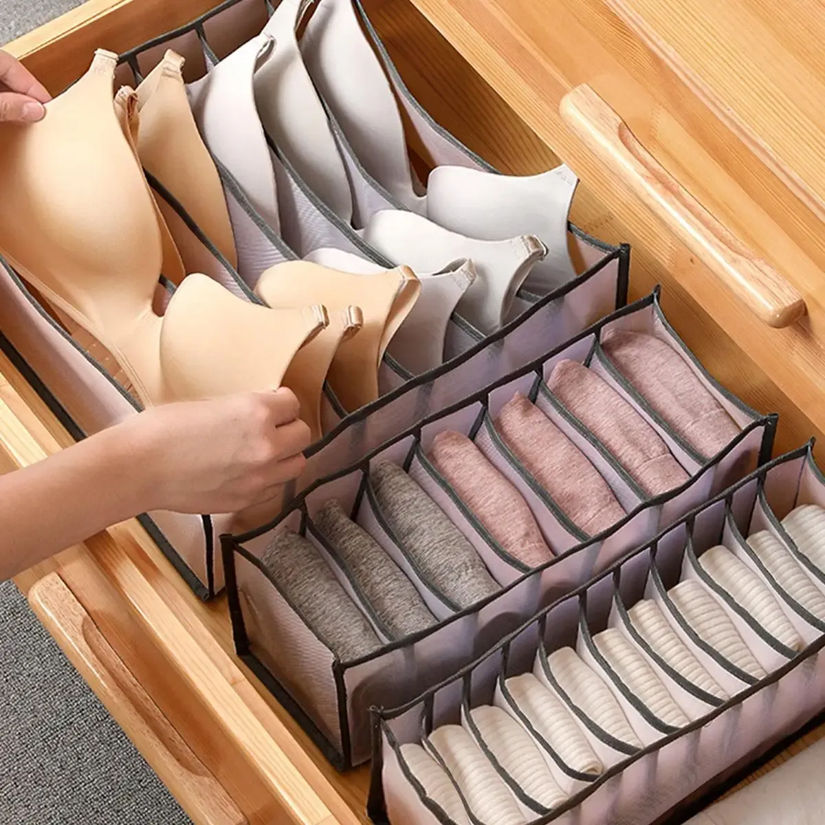 Organisateur de placard dans un dressing