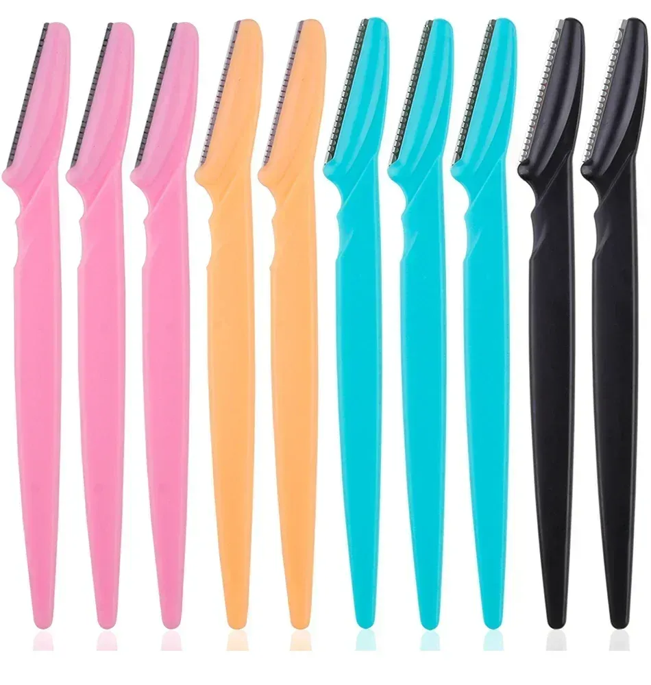 Rasoir à sourcils sous plusieurs angles