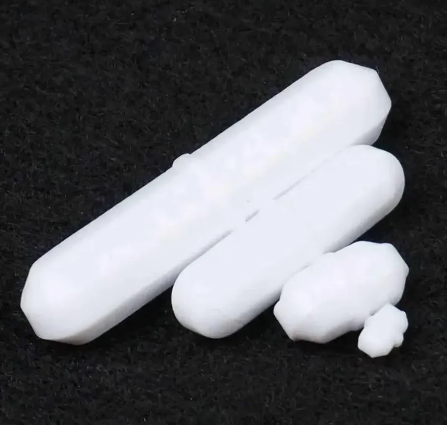 Détail de la barre d'agitation magnétique revêtue de PTFE