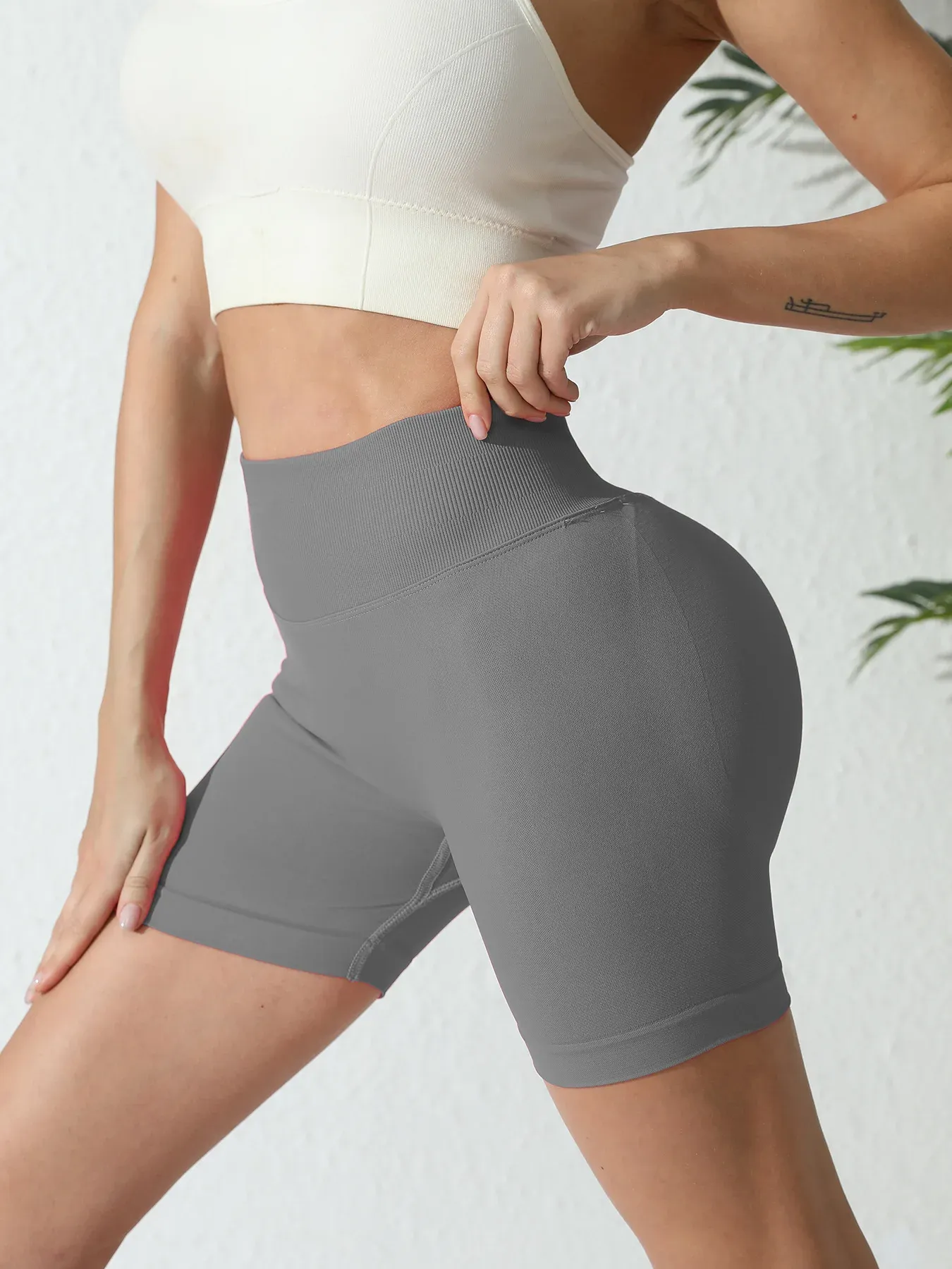 Short de yoga taille haute pour femme, legging de course et de fitness uni et élastique, idéal pour l'été 7