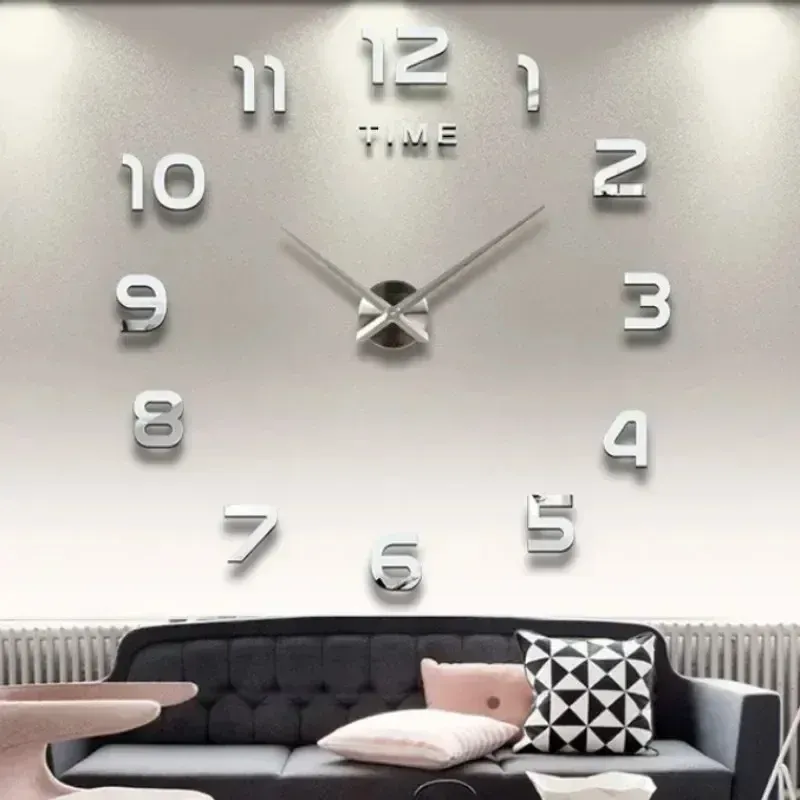 Horloge murale numérique en quartz avec stickers amovibles et aiguilles lumineuses 1
