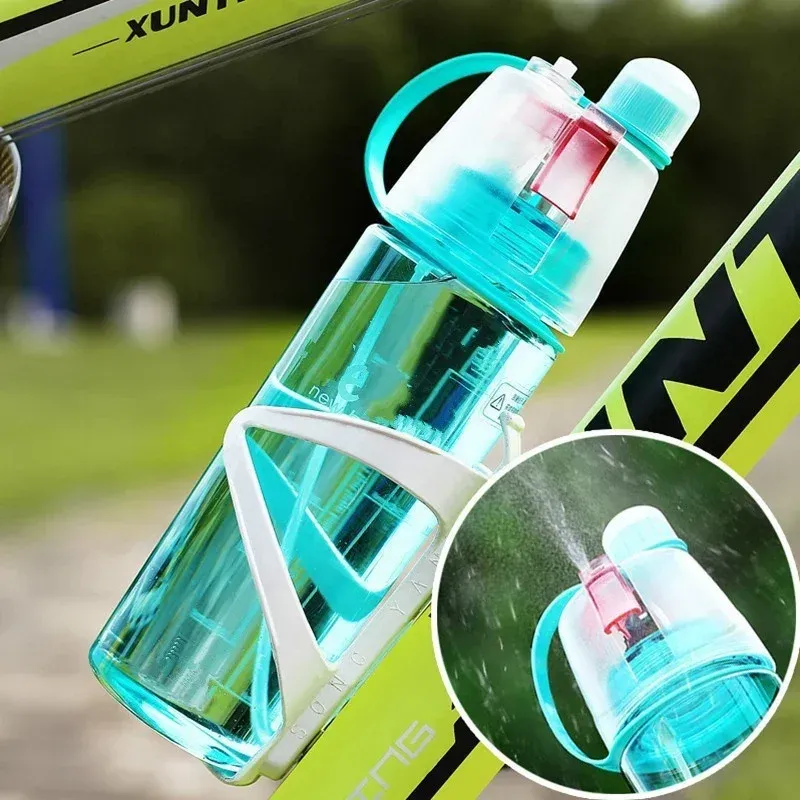 Bouteille d'eau pulvérisatrice portable de 600 ml, créative, pour les sports de plein air et la salle de sport 3