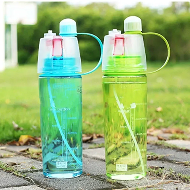 Bouteille d'eau pulvérisatrice portable de 600 ml, créative, pour les sports de plein air et la salle de sport 9