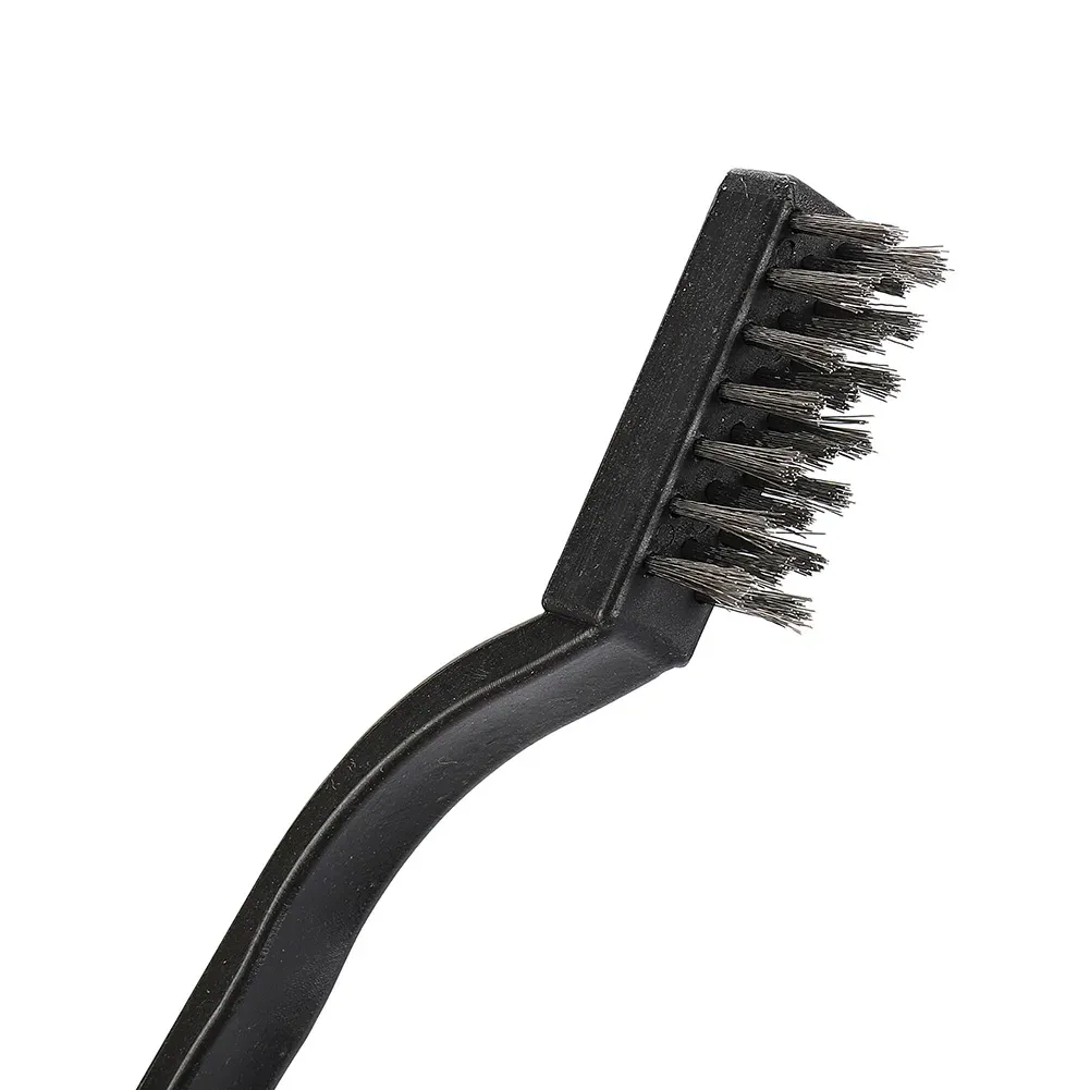 Brosses métalliques de nettoyage, utilisation d'atelier