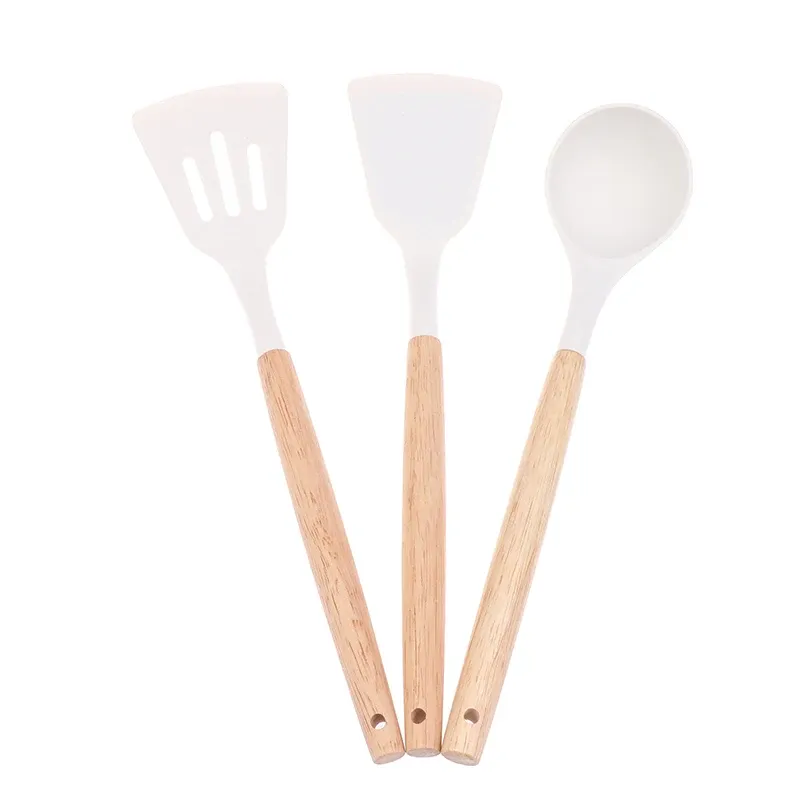 Ustensiles en silicone et bois, vue détaillée