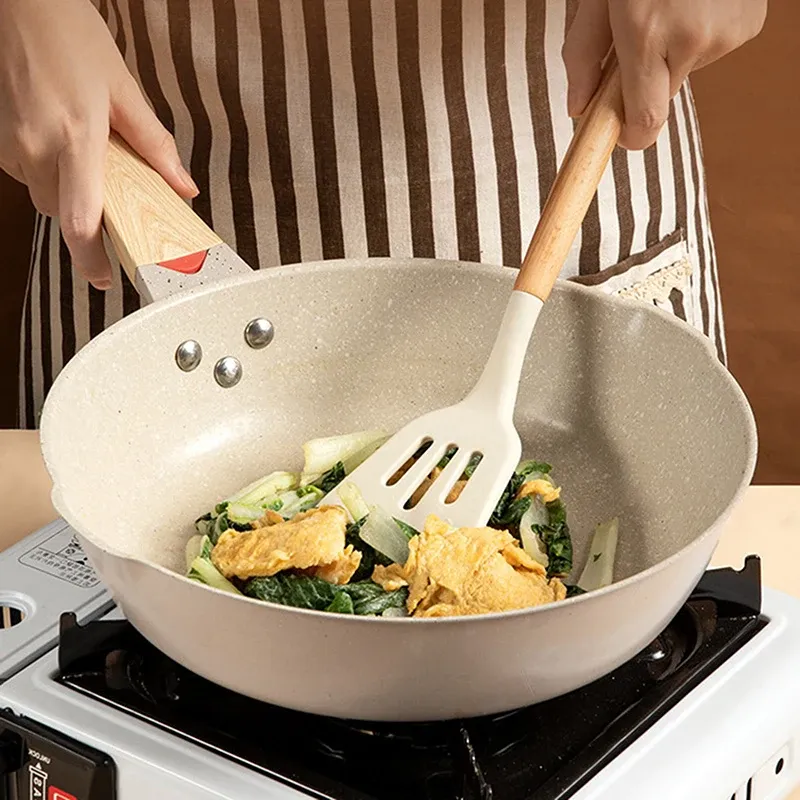 Ensemble d'ustensiles de cuisine raffinés