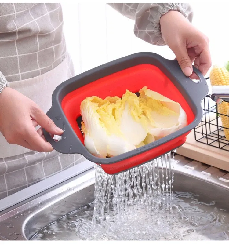 Égouttoir pliant en silicone, en action