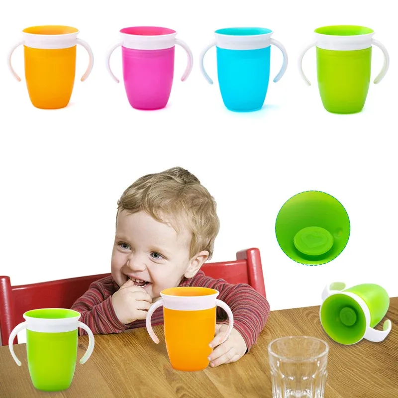 Tasse d'apprentissage pour bébé avec double poignée et couvercle rabattable