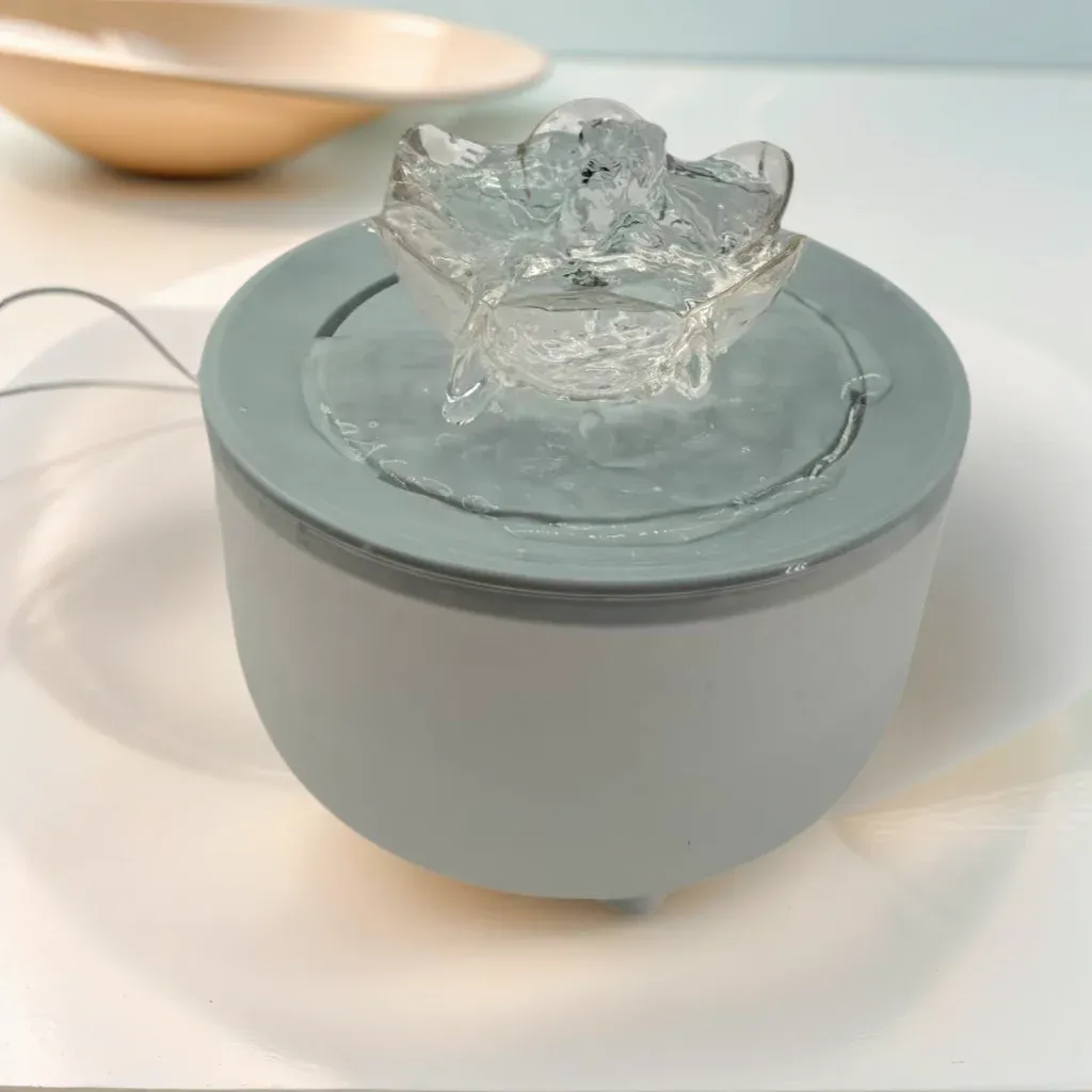 Fontaine à eau pour chats, fontaine à eau pour animaux domestiques avec filtre, abreuvoir silencieux électrique USB, distributeur d'eau pour chats, 1200 ml 10