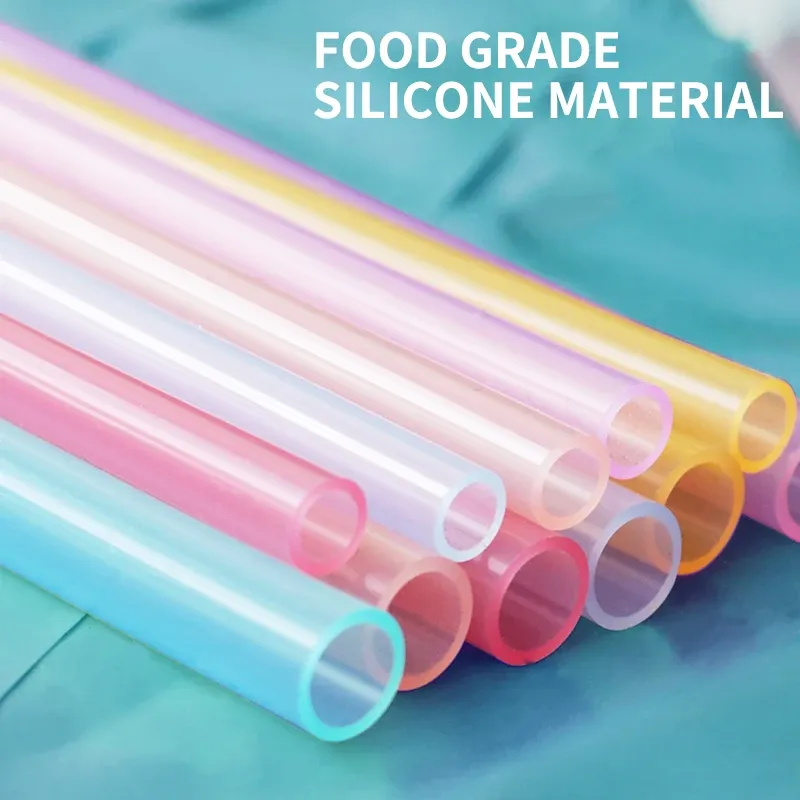 Lot de 6 pailles en silicone transparentes, réutilisables et pliables, de qualité alimentaire, avec brosse de nettoyage - Image 1
