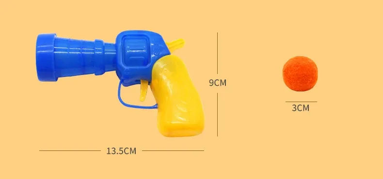 Pistolet à balles en peluche pour chat en situation