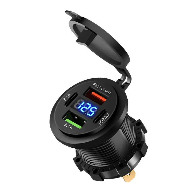 Le title is already in French, so the cleaned-up professional version would be:

Prise de chargeur de voiture double USB-C et double USB, 4 ports, charge rapide, étanche, avec voltmètre 12 V/24 V, pour voiture, bateau et moto 4