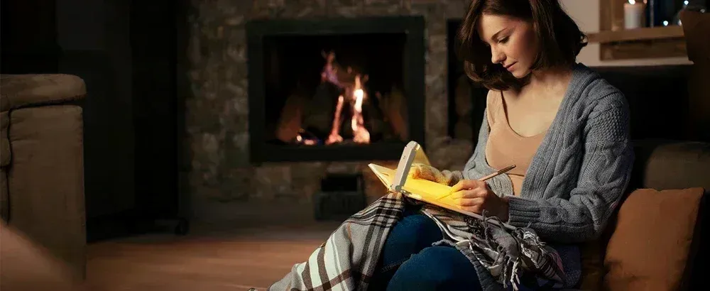 Lumière ambre pour la lecture du soir