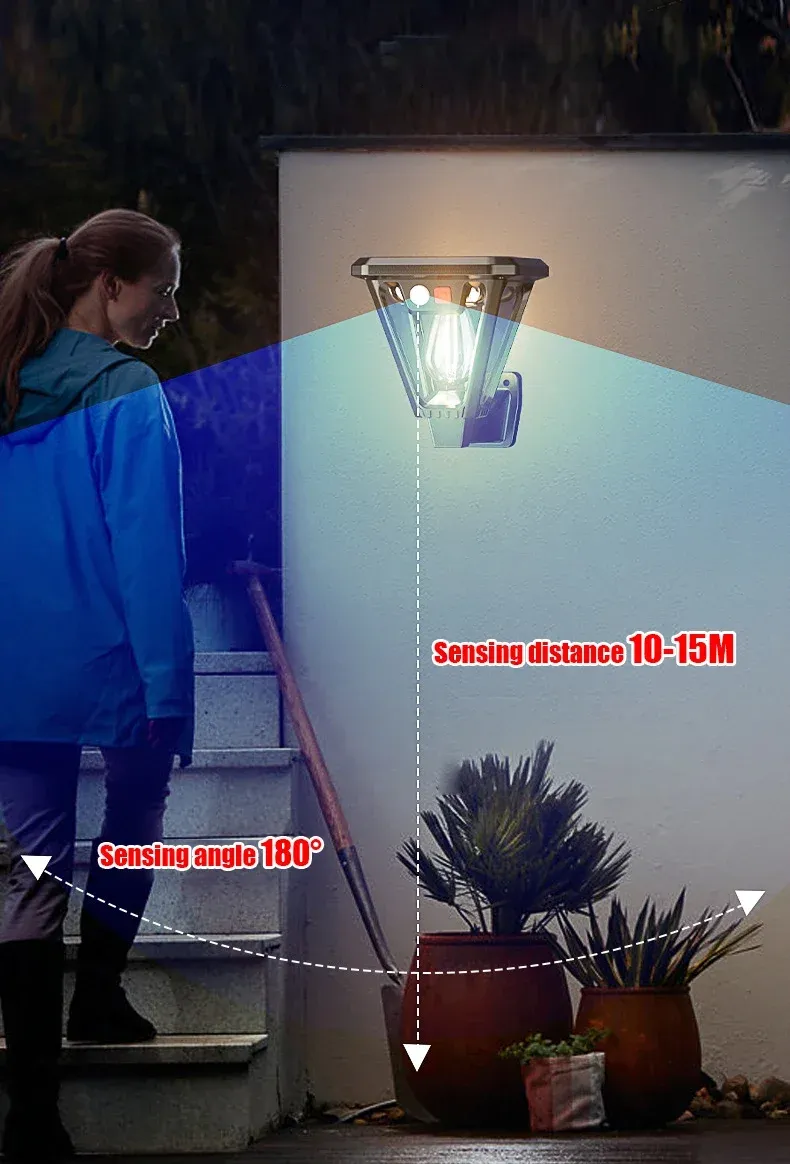 Lampe solaire mise en valeur dans un massif paysager