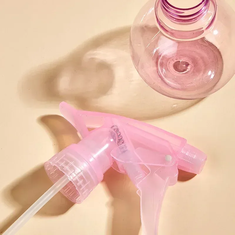 Le title is already in French, so I'll produce a clean, professional version that removes keyword stuffing.

Bouteille de pulvérisation rechargeable de 150 ml pour coiffure 3