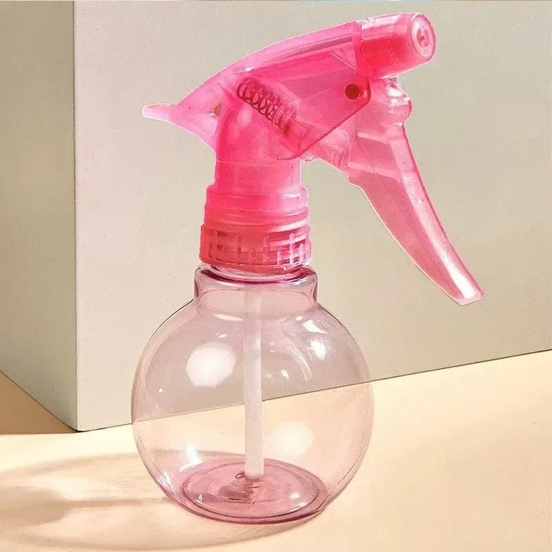 Le title is already in French, so I'll produce a clean, professional version that removes keyword stuffing.

Bouteille de pulvérisation rechargeable de 150 ml pour coiffure 7