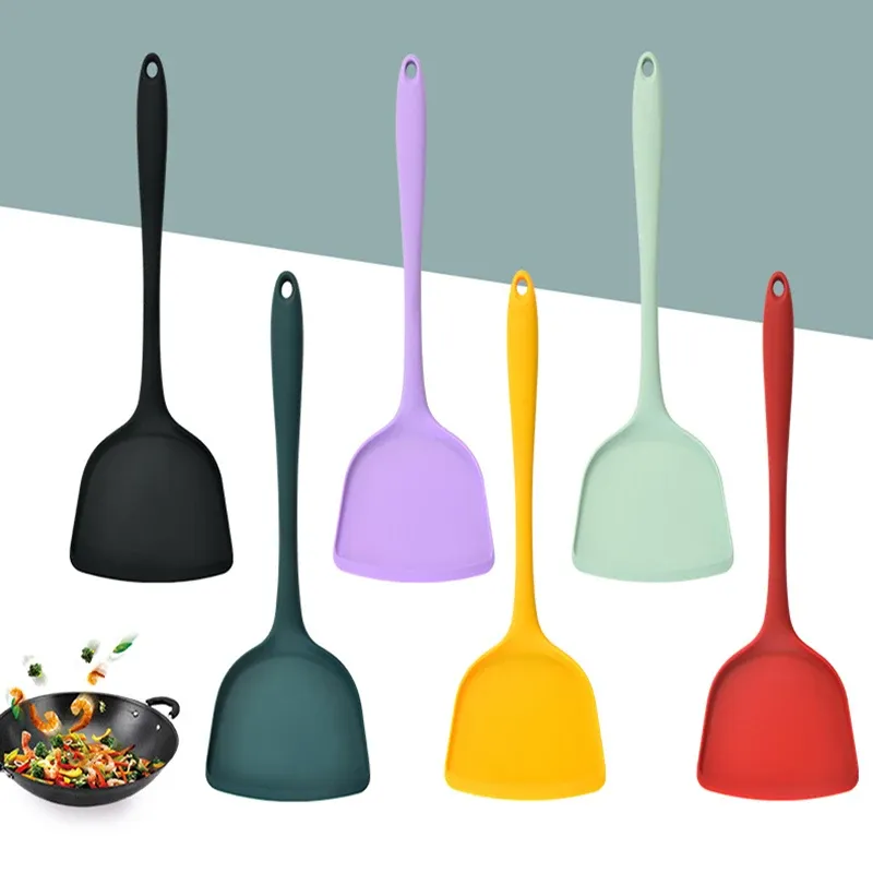 Spatule en silicone en situation de cuisson