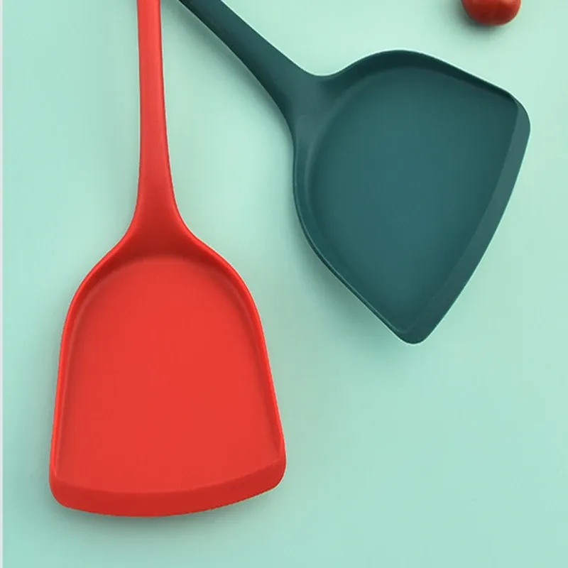 Spatule en silicone pour poêle