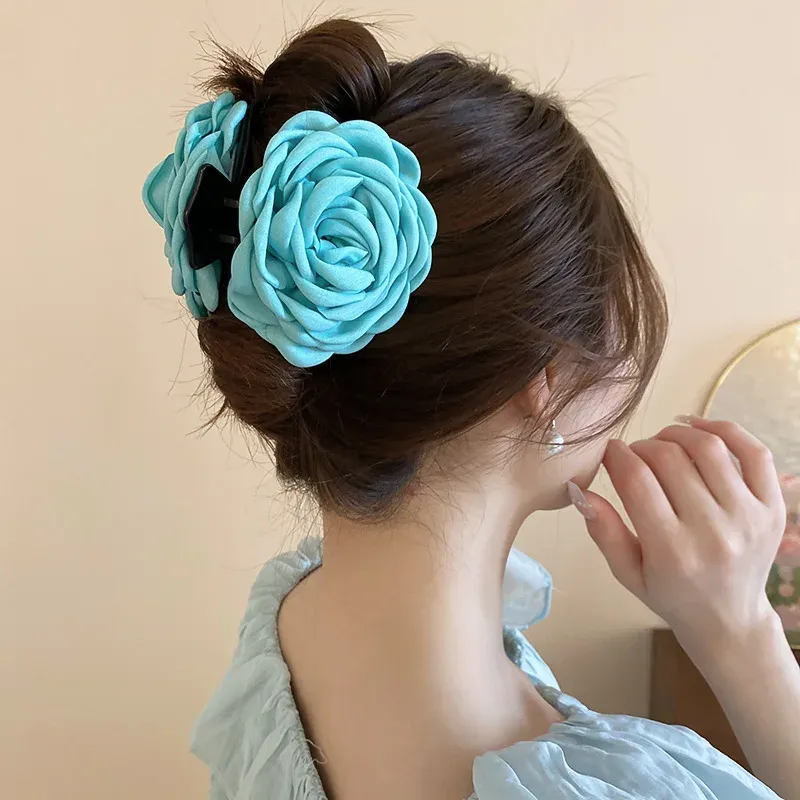 Détail de la pince fleur de Rose