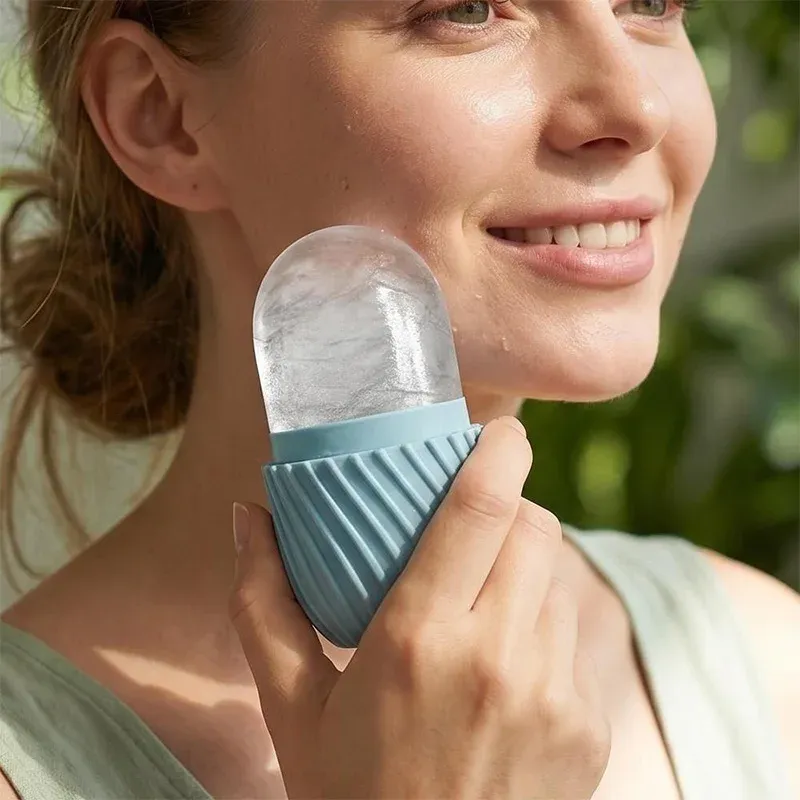Rouleau de glace en silicone pour le visage
