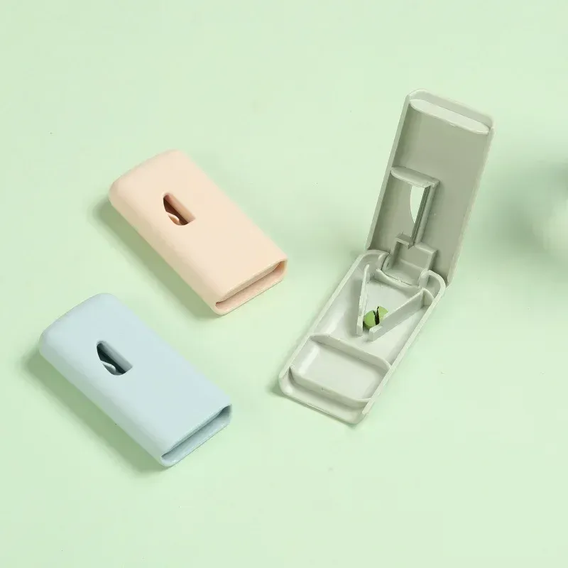 Coupe-comprimés portable multifonction avec protège-lame 2