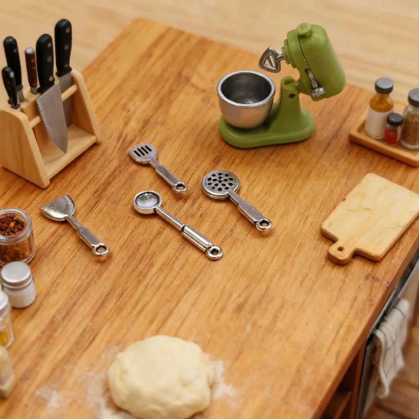 Ensemble de décorations de Noël pour scène de cuisine miniature, avec mixeurs, objet de collection pour passionnés de miniatures 4