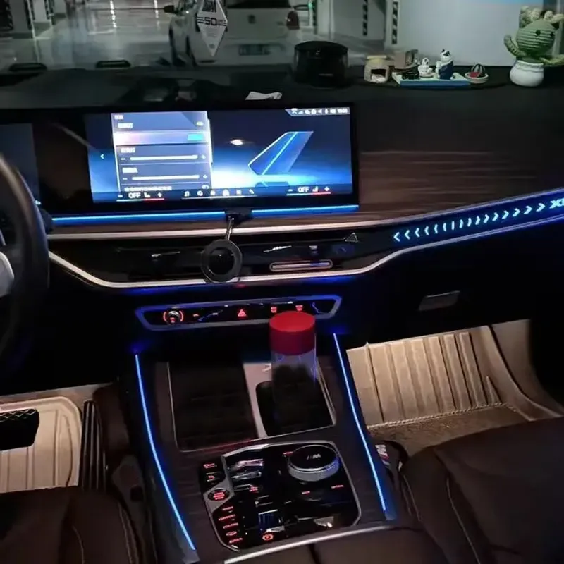 Éclairage d'ambiance LED BMW, détail de la bande LED