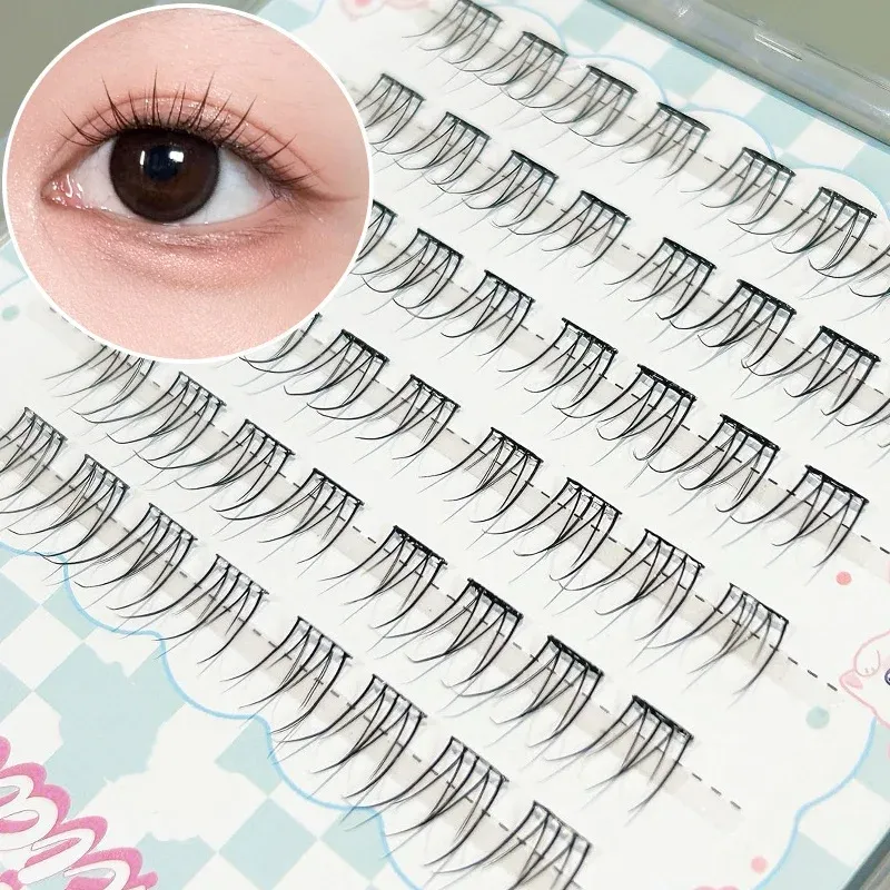 Cils sans colle appliqués sur le regard