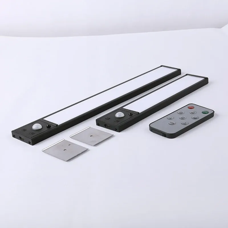 Lampe LED sous-meuble, finition élégante