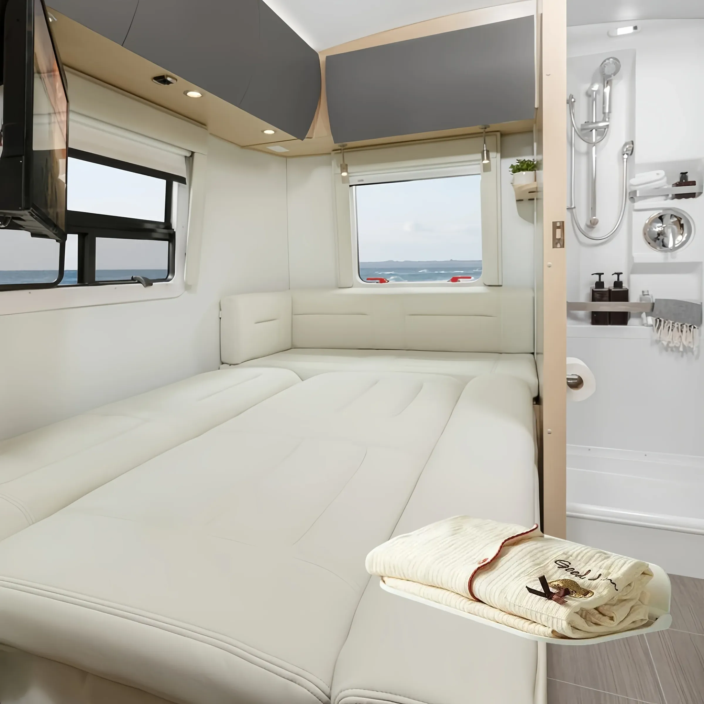 Support mural pliable et compact pour camping-car 5