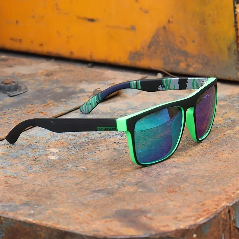 Lunettes de soleil carrées vintage, finition des verres