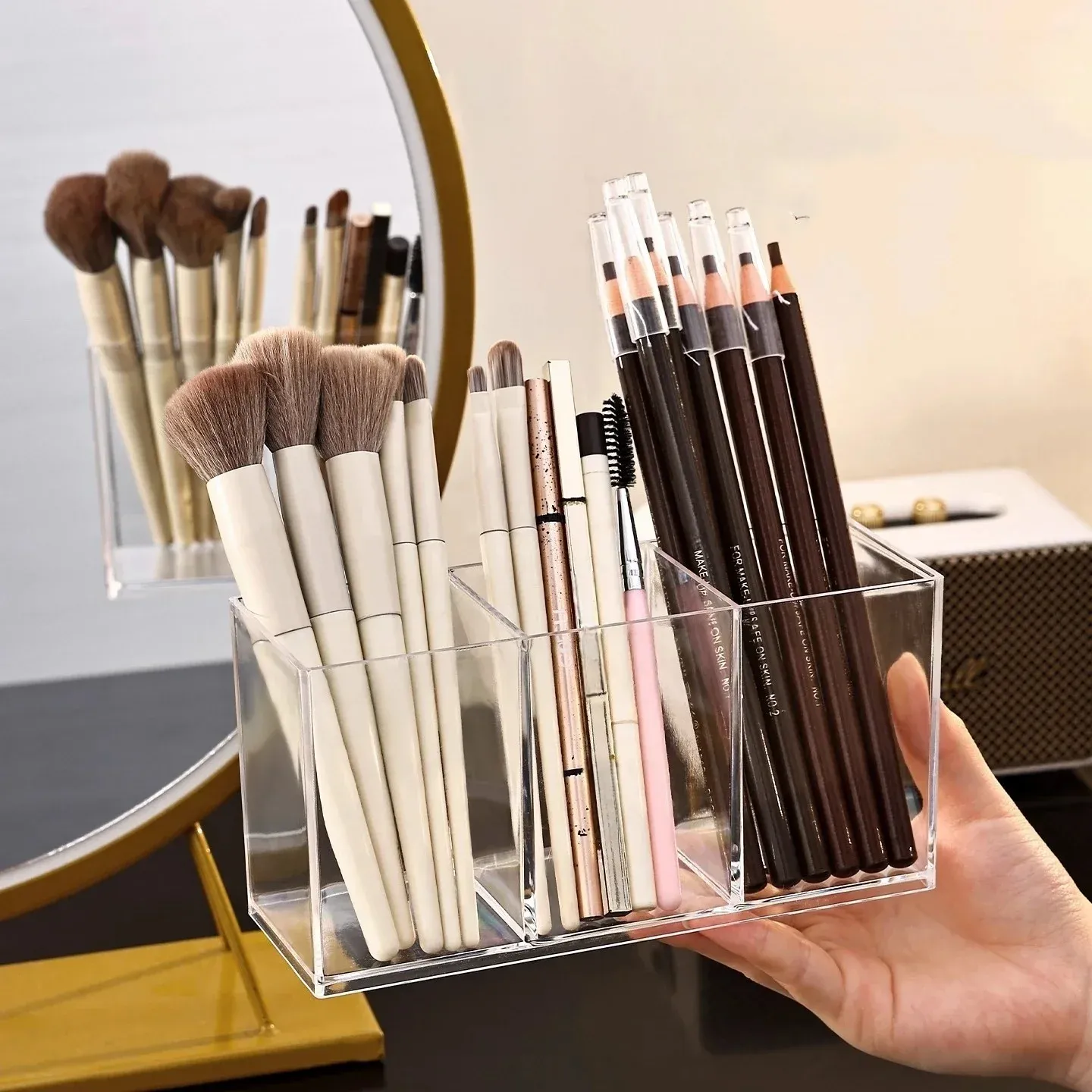 Vue détaillée de l'organisateur de pinceaux de maquillage