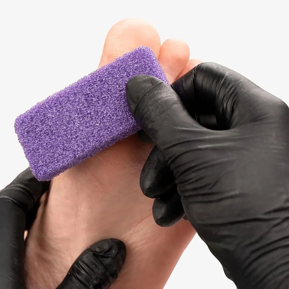 Détail des pierres ponce violettes pour pieds