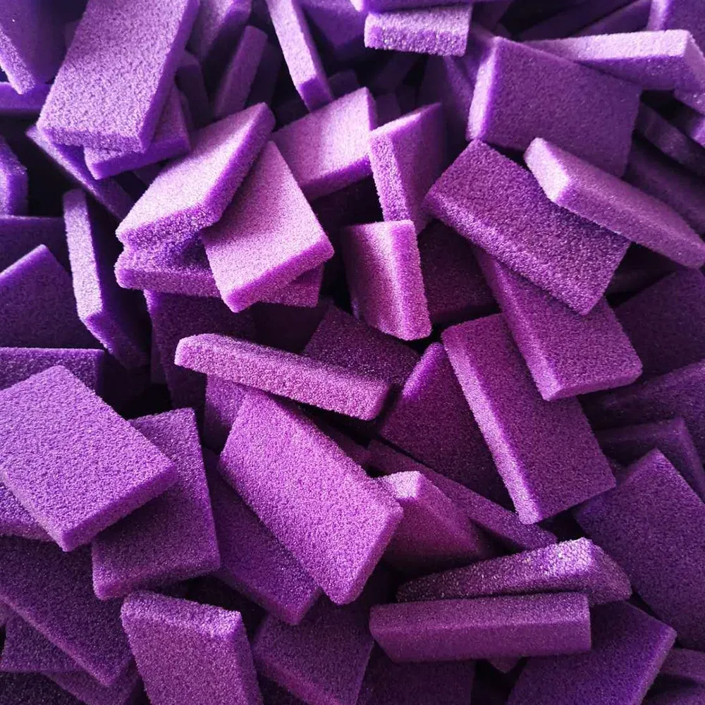 Pierre ponce violette utilisée pour le soin des pieds
