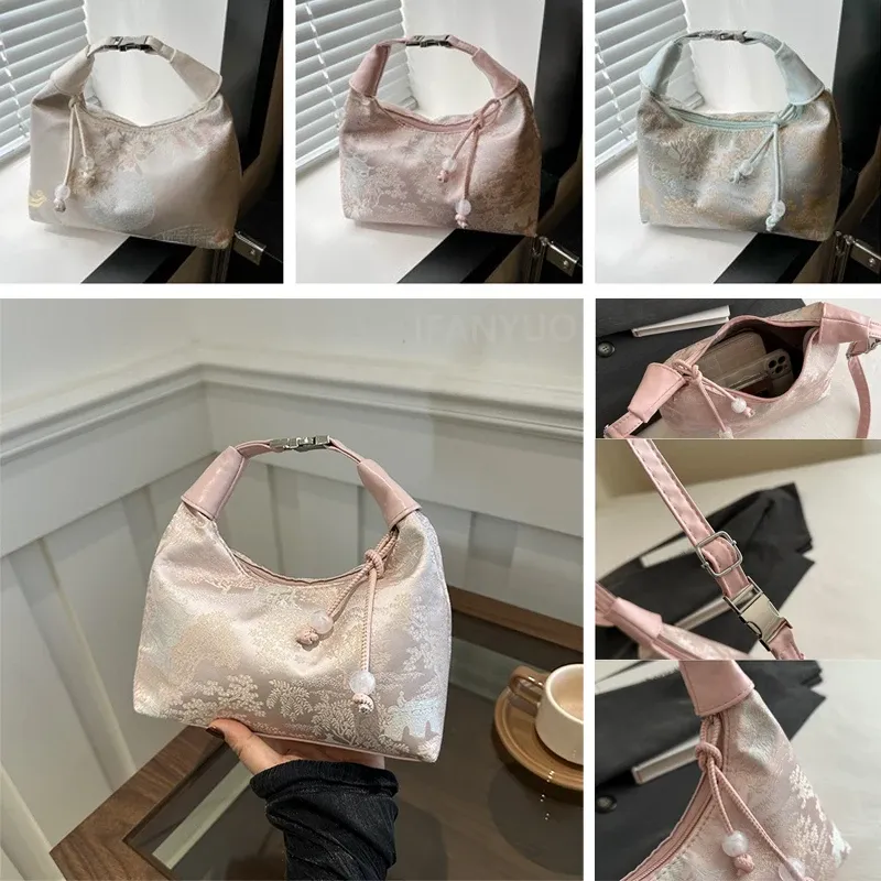 Sac brodé à bandoulière, vue détaillée