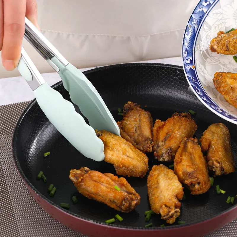 Ensemble d'ustensiles de cuisine avec seau de rangement
