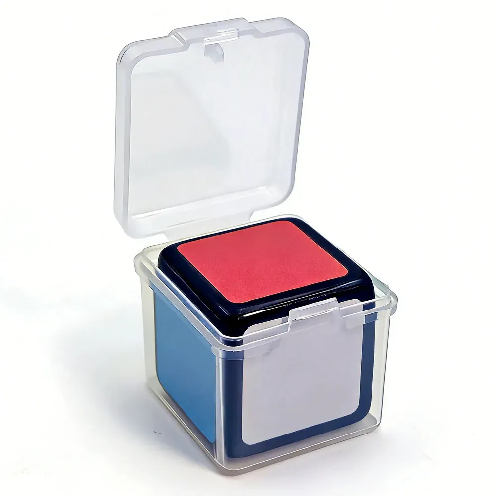 Mini cube puzzle dans son style de vie quotidien