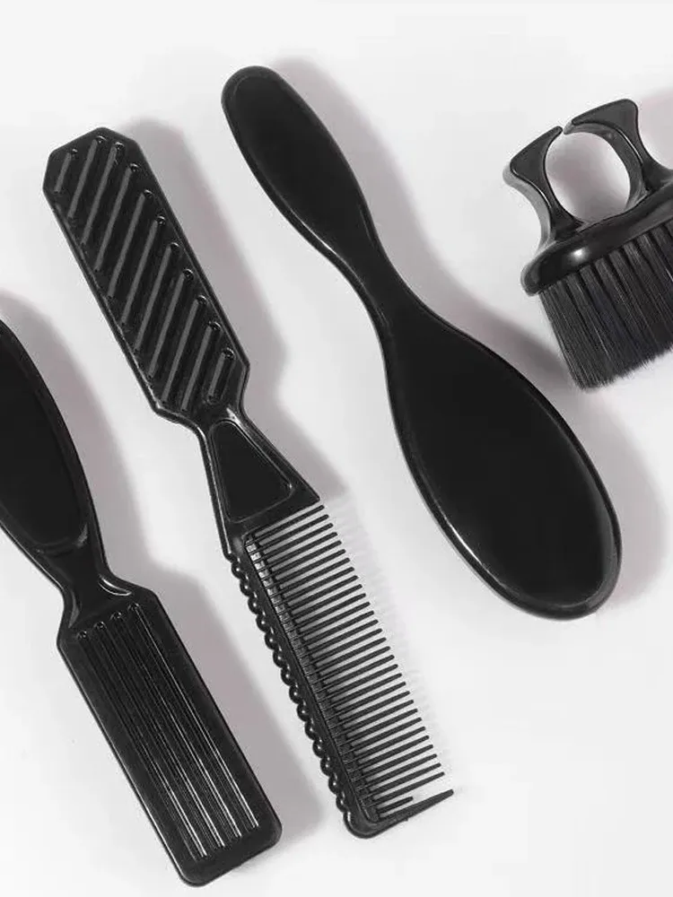 Brosses coiffantes utilisées pour un coiffage soigné
