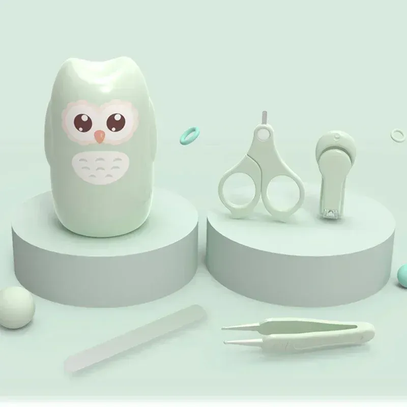 Kit de manucure pour bébé et enfant : coupe-ongles sécurisé et portable, ciseaux et pince à épiler avec étui - Image 1
